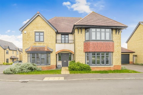 View Full Details for Onyx Close, Swindon