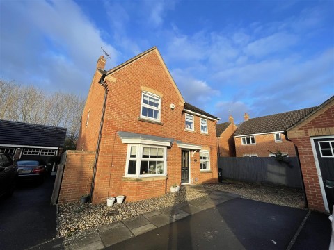 View Full Details for Artus Close, Swindon